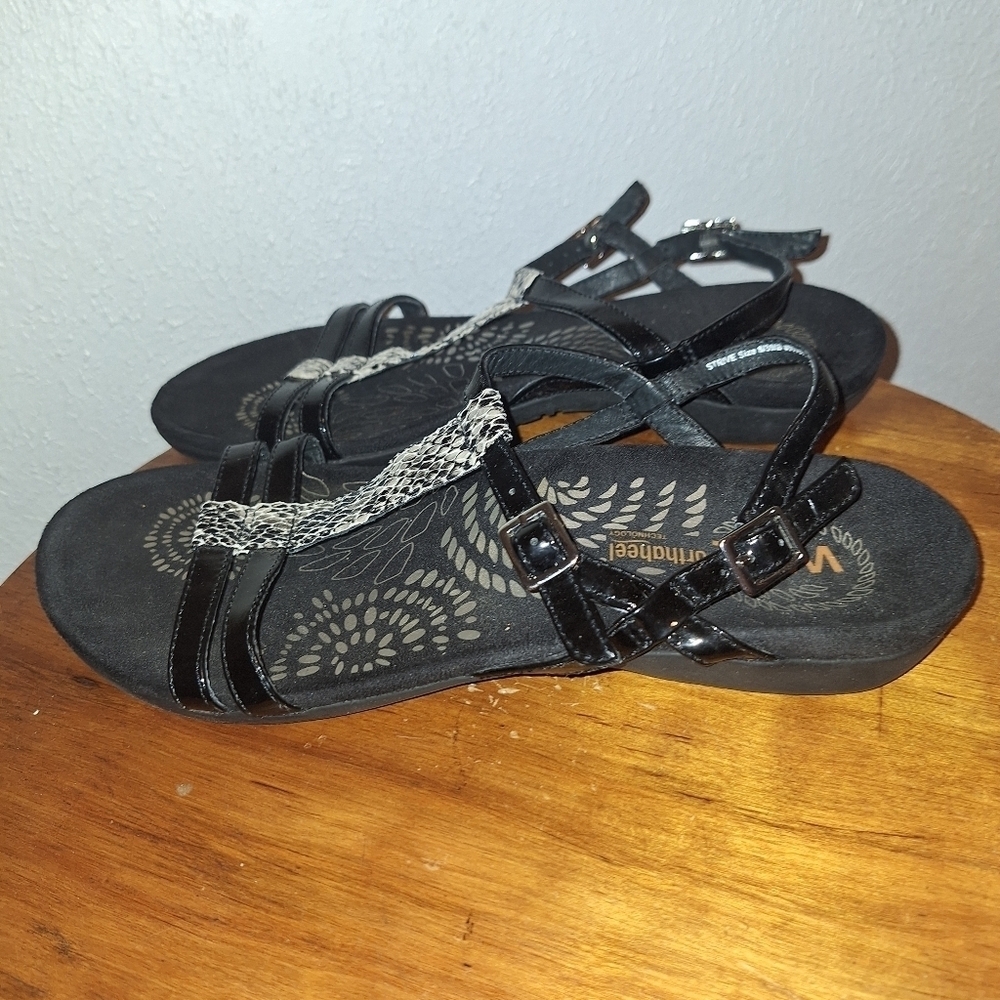 🌟 Weil Snake Print Strive Ortholite Sandals Size 8 - Picture 2 of 4